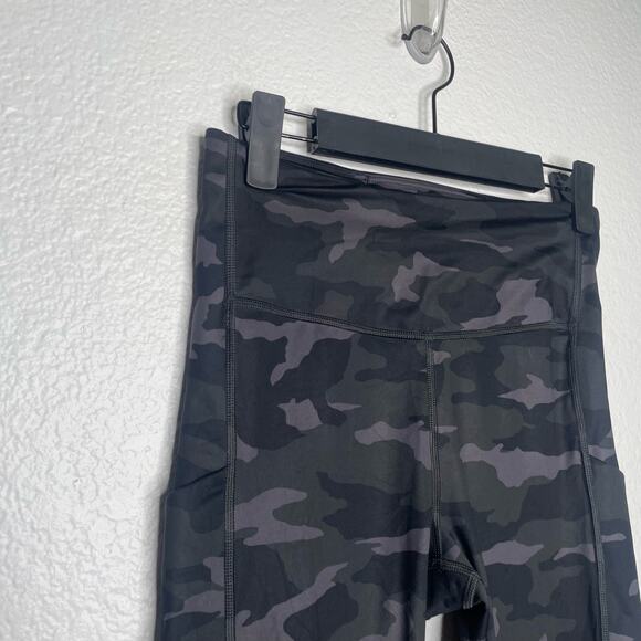 Athleta Womens Leggings Size XS Gay Ultimate Camo 7/8 Tight Camouflage Pattern - Picture 10 of 16